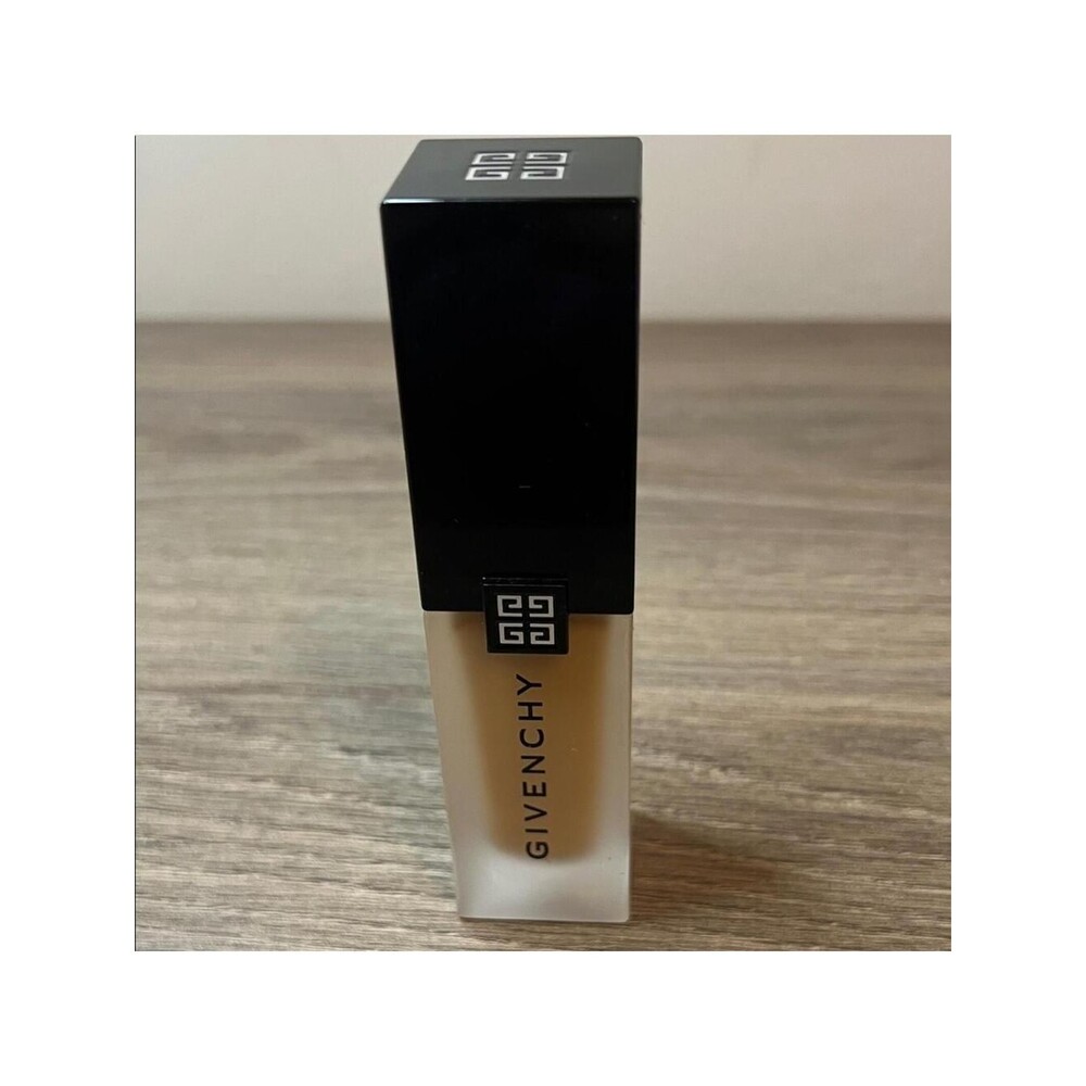 Prisme Libre Skin-Caring Matte Foundation 4-W310